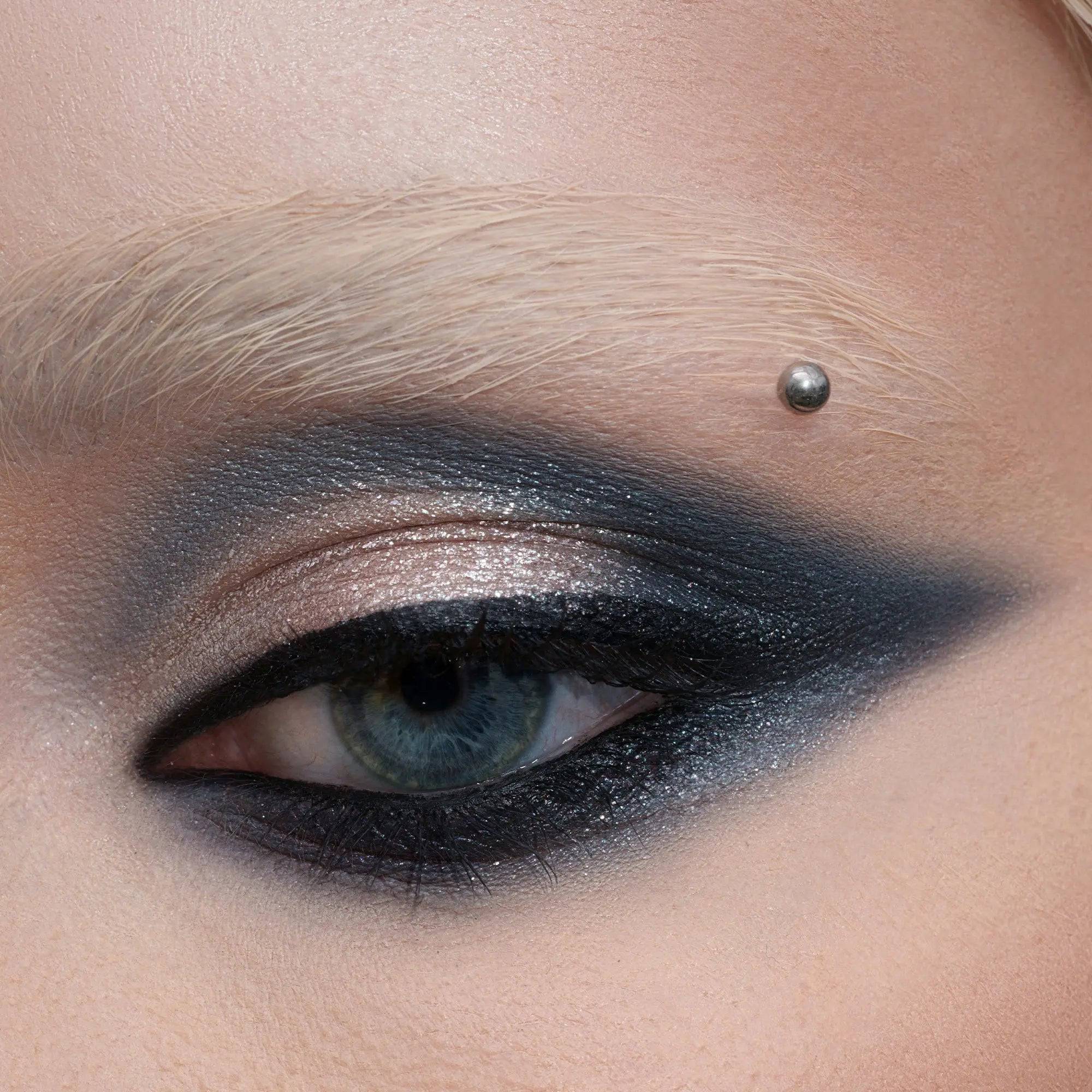 124-xenon-eyeshadow-palette-12.jpg XENON EYESHADOW PALETTE