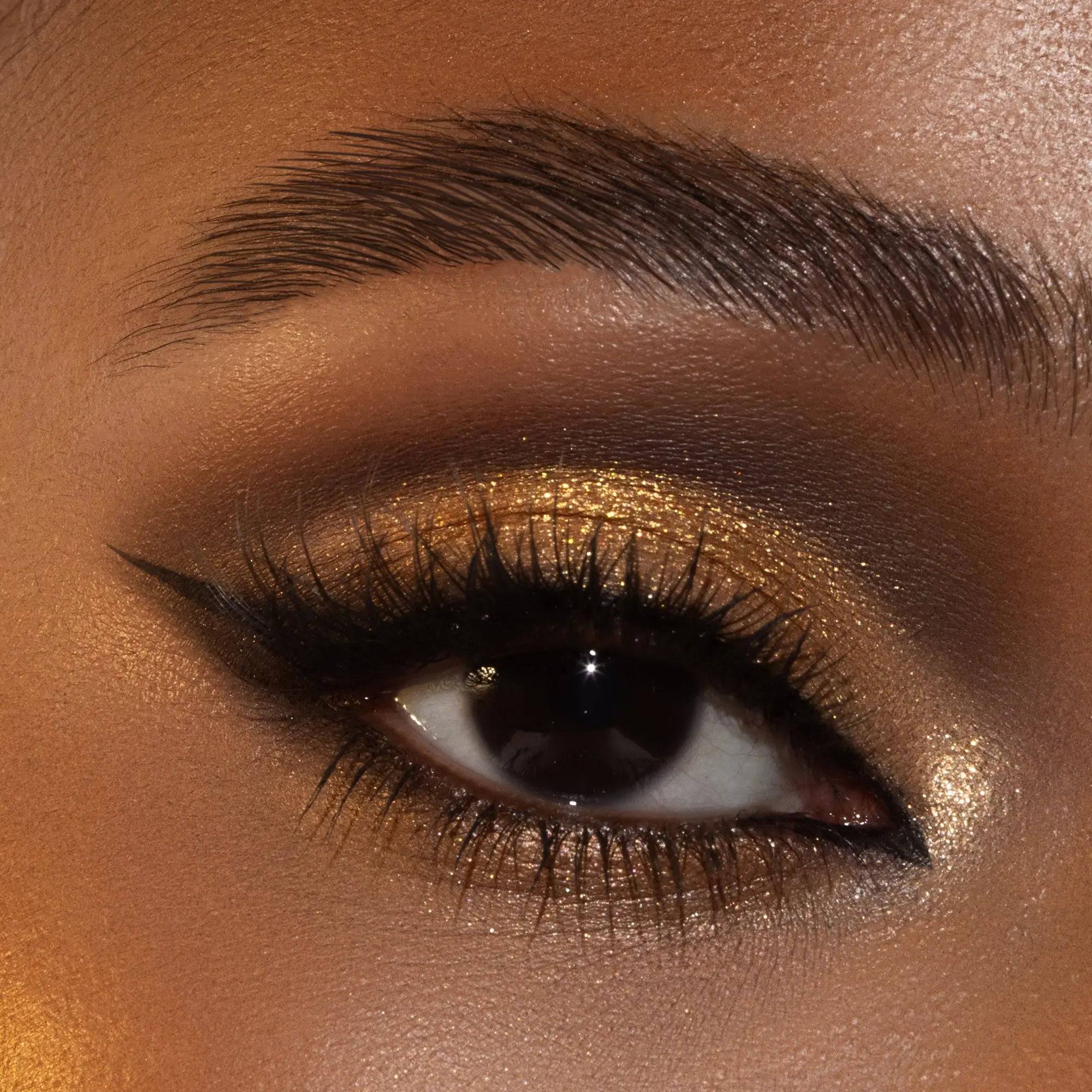 135-golden-eyeshadow-palette-10.jpg GOLDEN EYESHADOW PALETTE