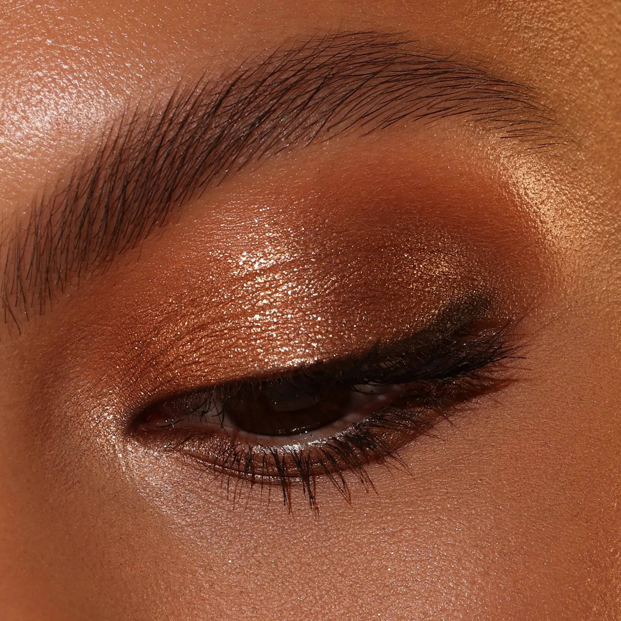 135-golden-eyeshadow-palette-9.jpg GOLDEN EYESHADOW PALETTE