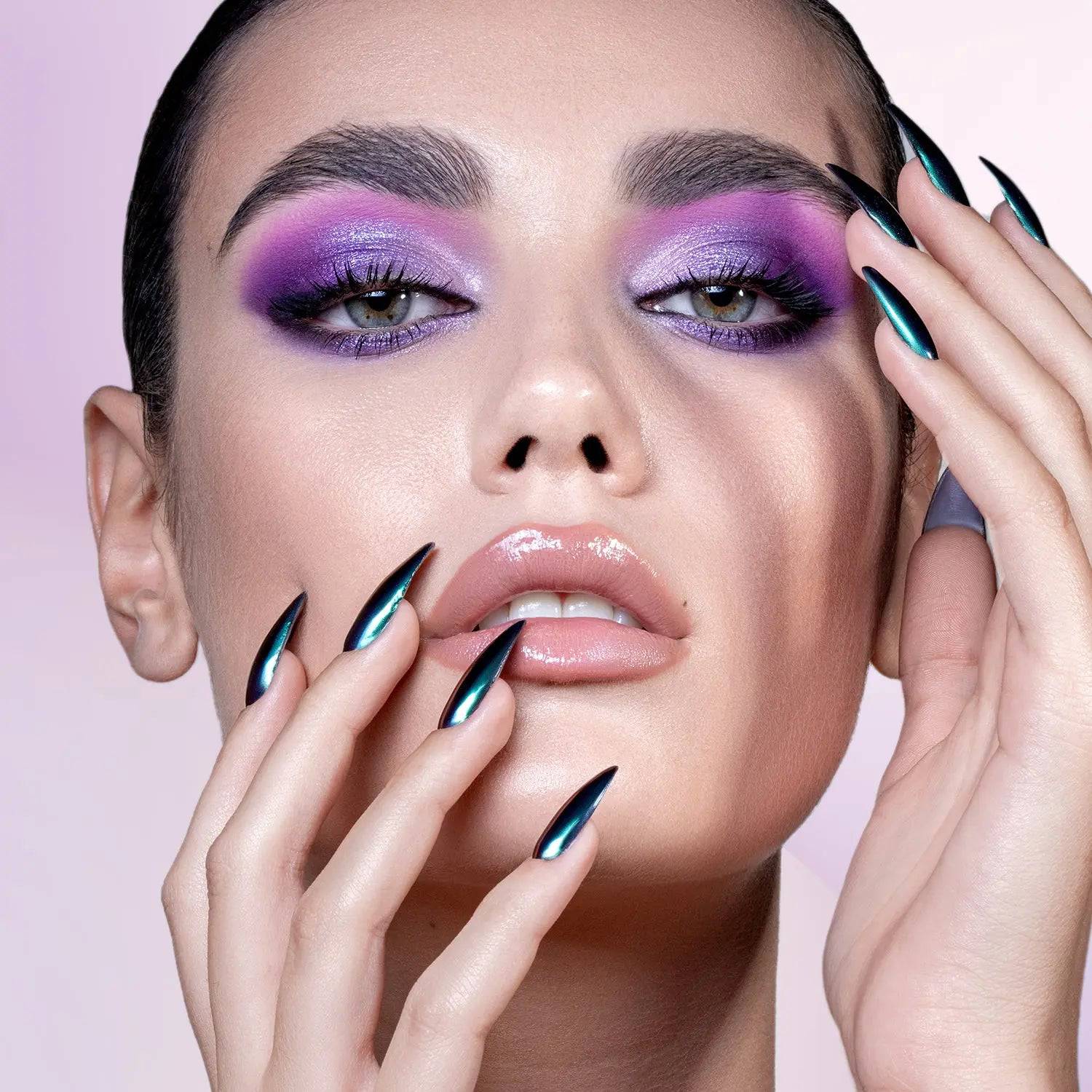 178-roxa-eyeshadow-palette-2.jpg ROXA EYESHADOW PALETTE