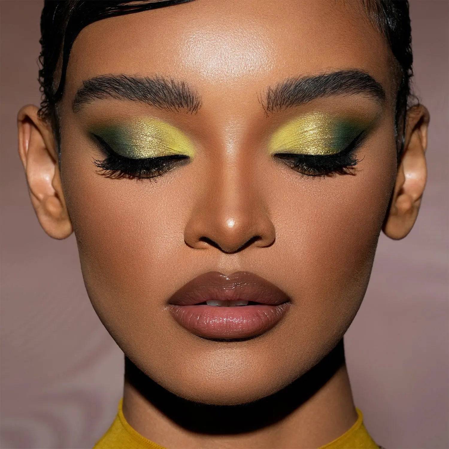 230-yucca-eyeshadow-palette-9.jpg YUCCA EYESHADOW PALETTE