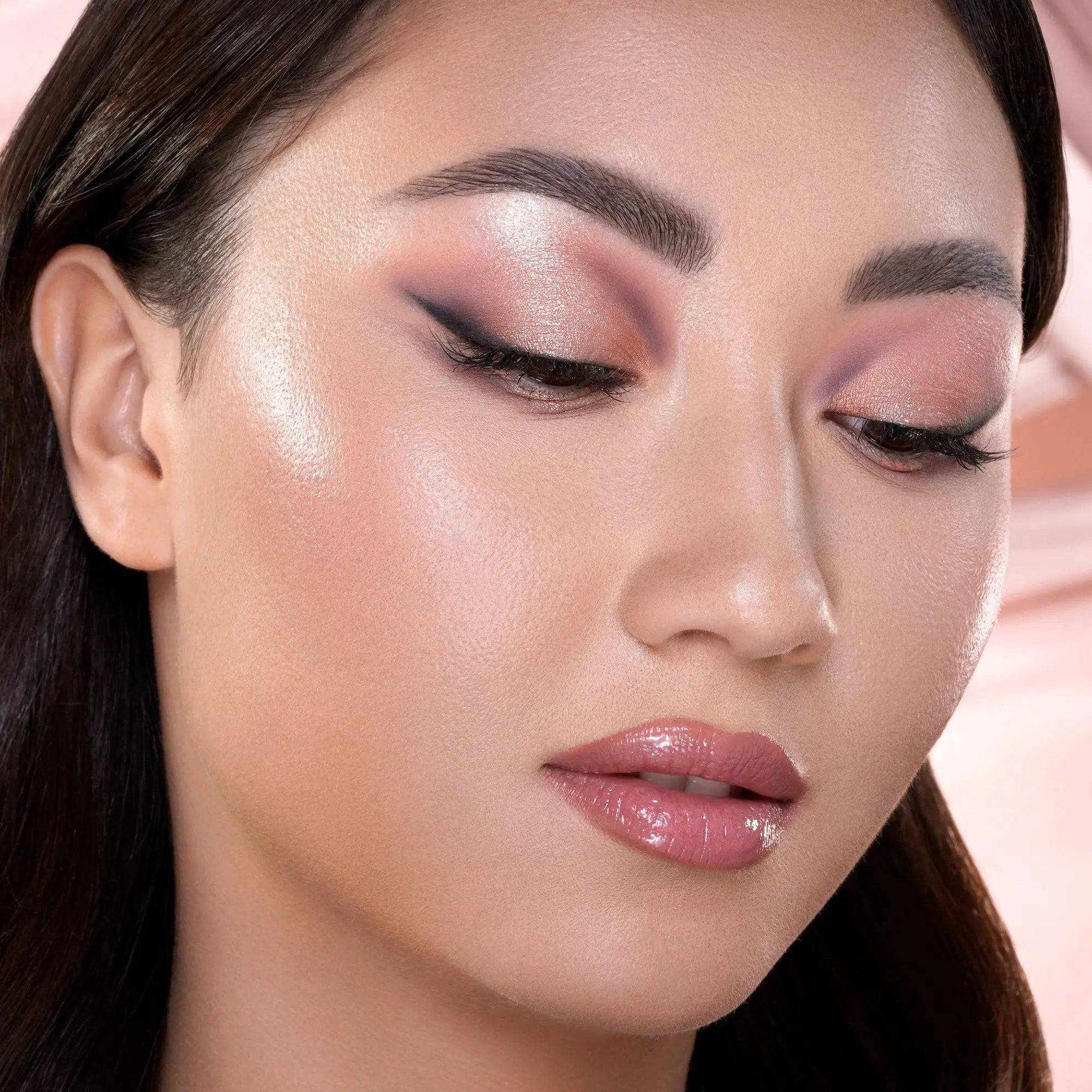 233-mini-starlette-eyeshadow-palette-6.jpg MINI STARLETTE EYESHADOW PALETTE