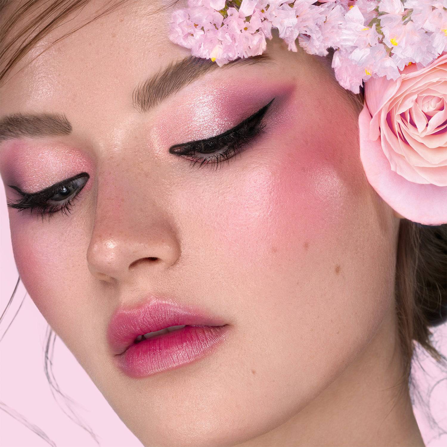 238-mini-rose-eyeshadow-palette-2.jpg MINI ROSE EYESHADOW PALETTE