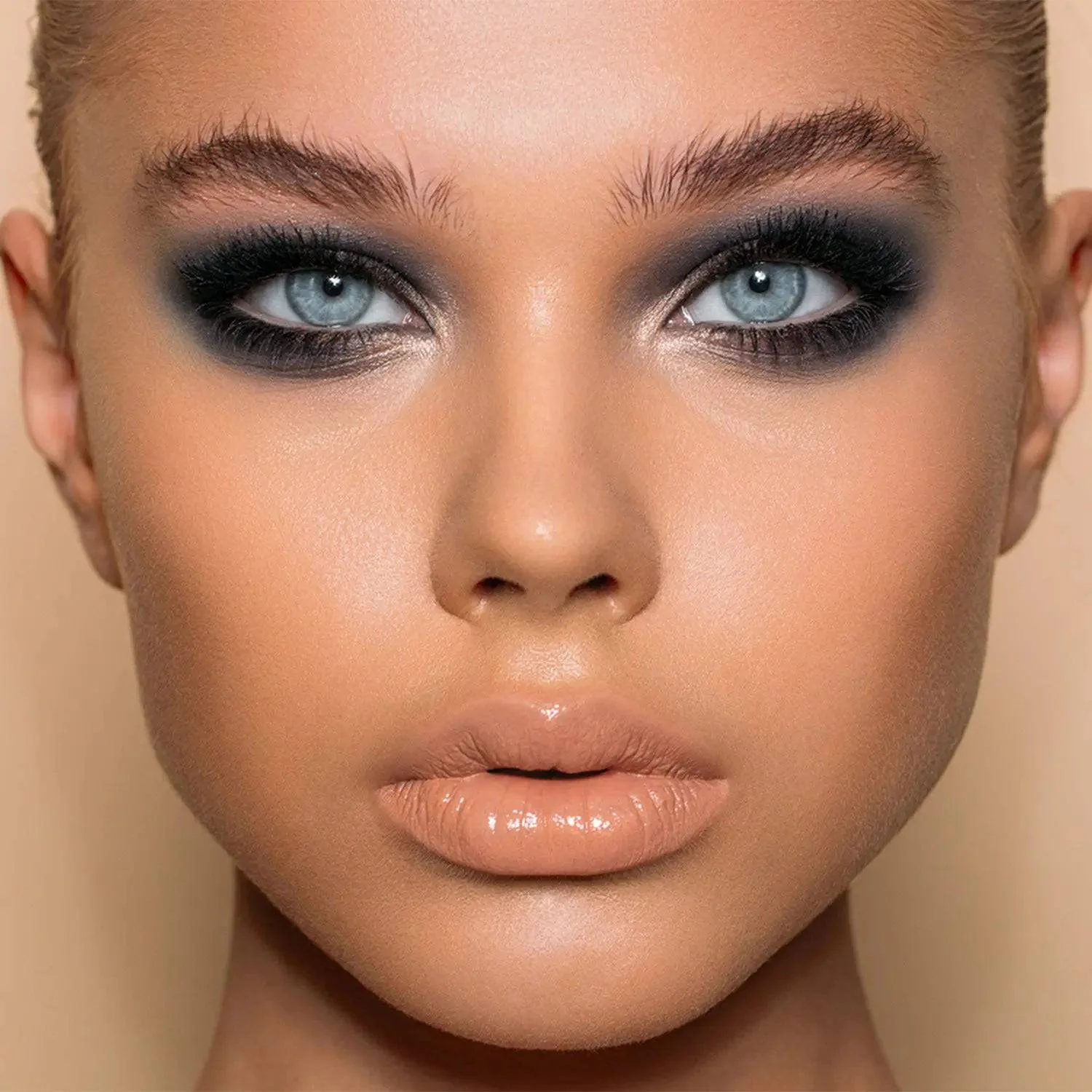 246-biba-eyeshadow-palette-5.webp BIBA EYESHADOW PALETTE