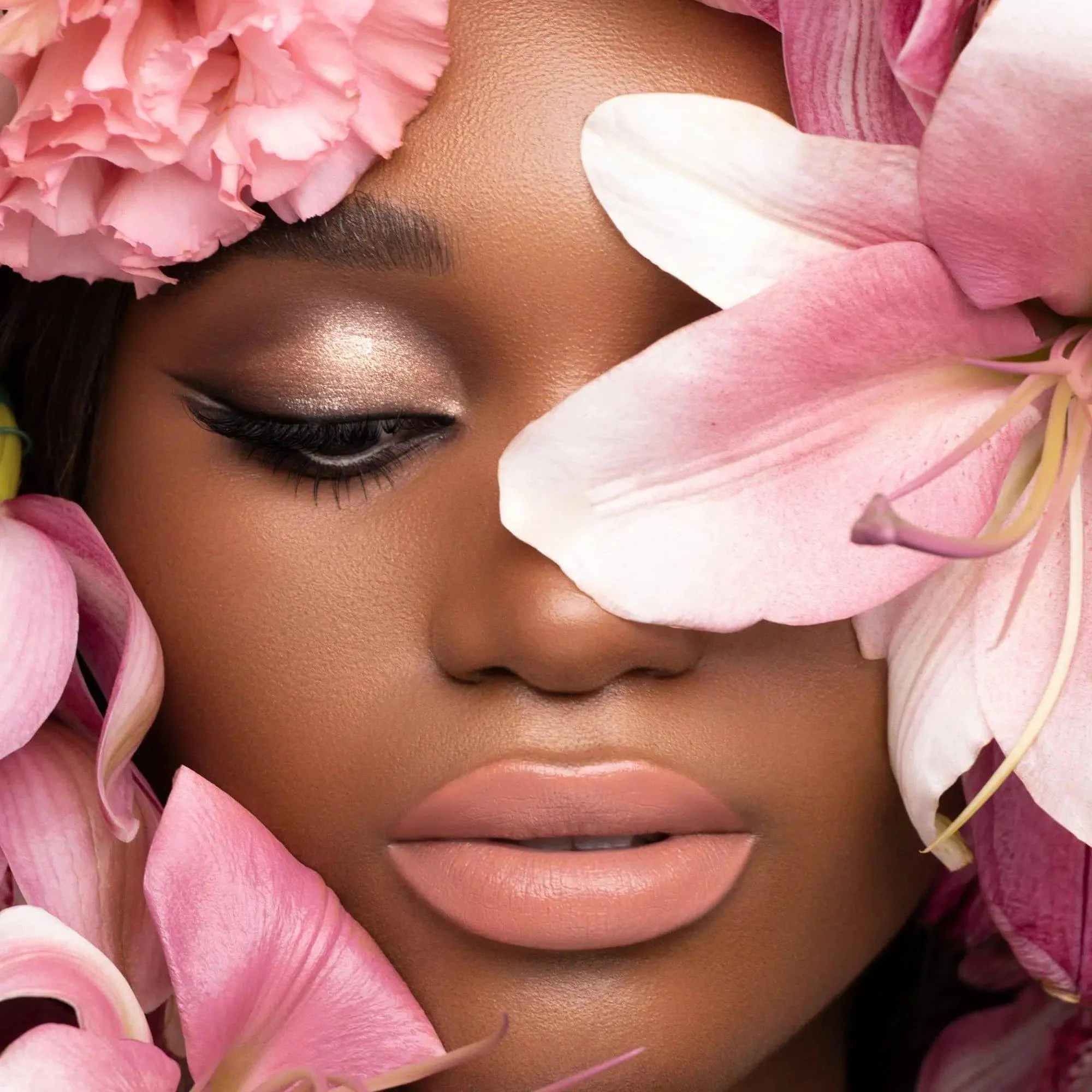 247-i-need-a-rose-lipstick-5.webp I NEED A ROSE LIPSTICK