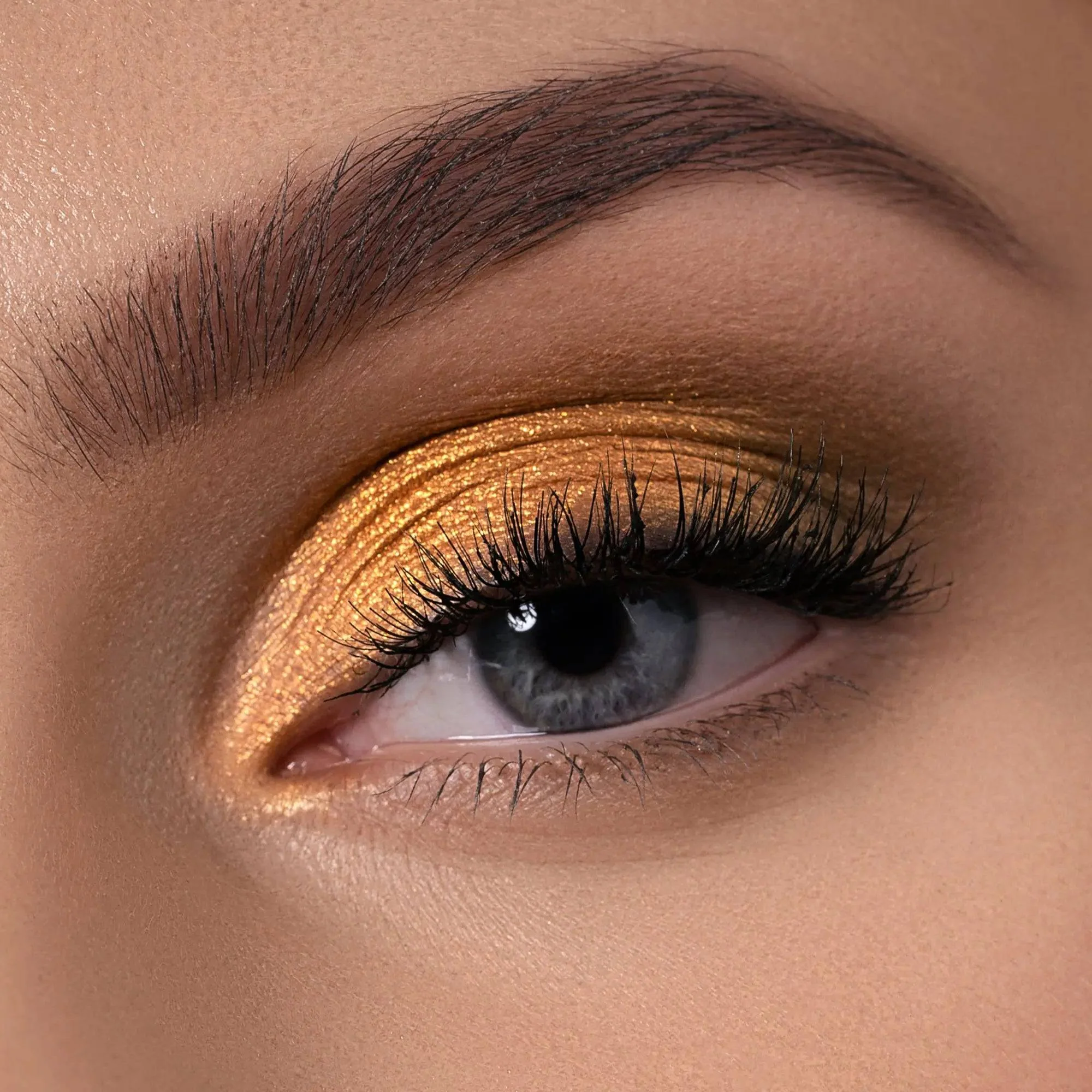 255-baby-gold-eyeshadow-palette-2.webp BABY GOLD EYESHADOW PALETTE