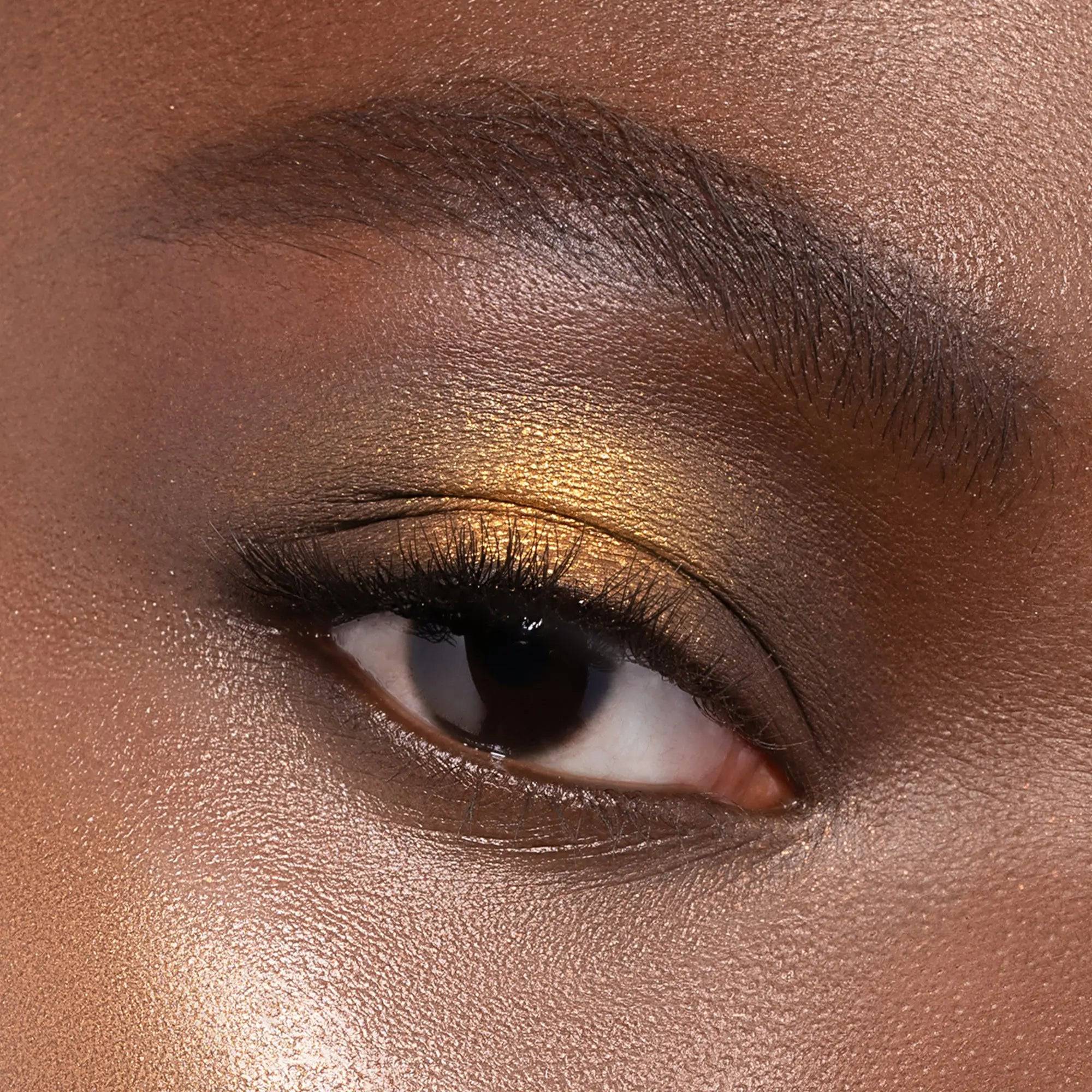 255-baby-gold-eyeshadow-palette-6.jpg BABY GOLD EYESHADOW PALETTE