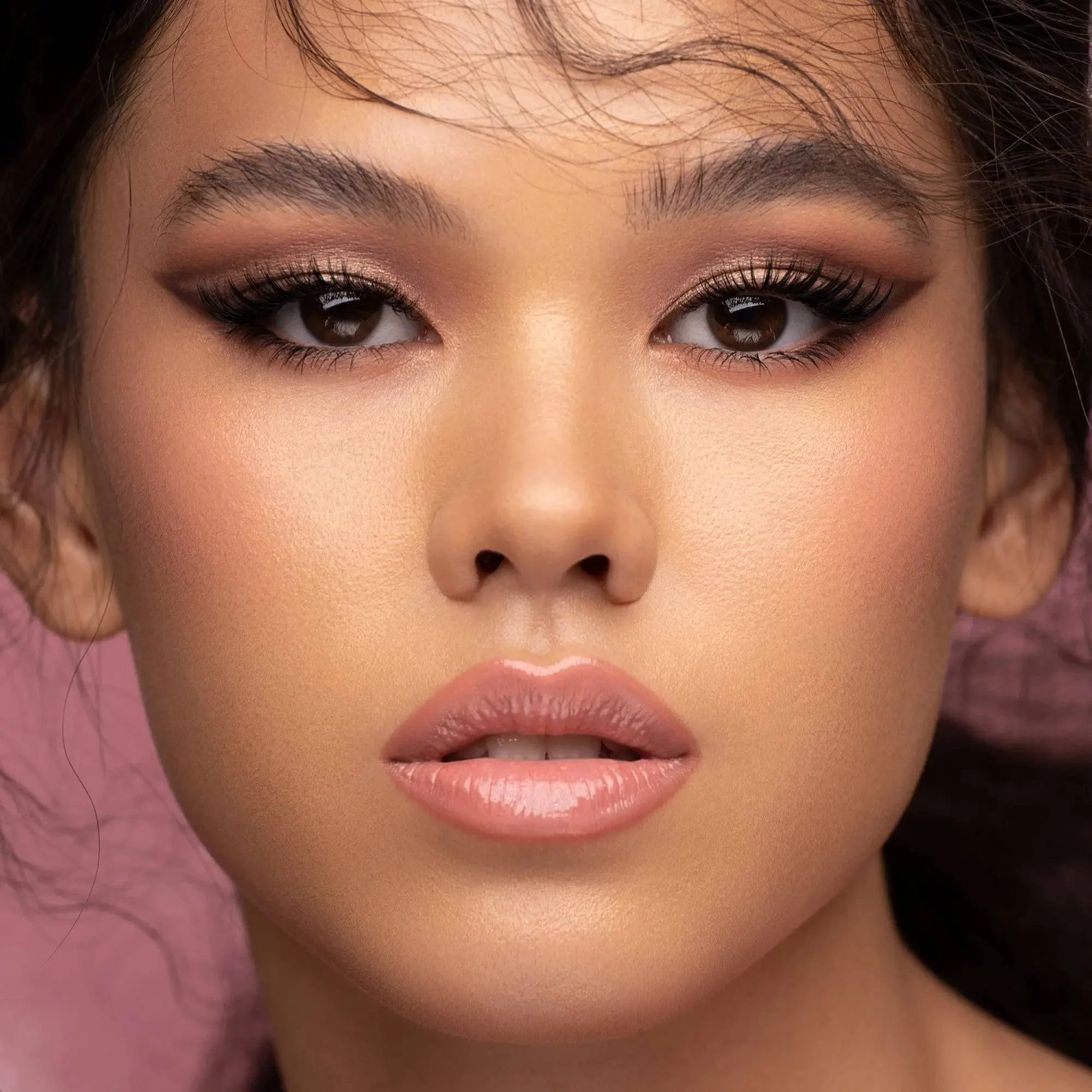 256-i-need-a-rose-lip-gloss-10.webp I NEED A ROSE LIP GLOSS