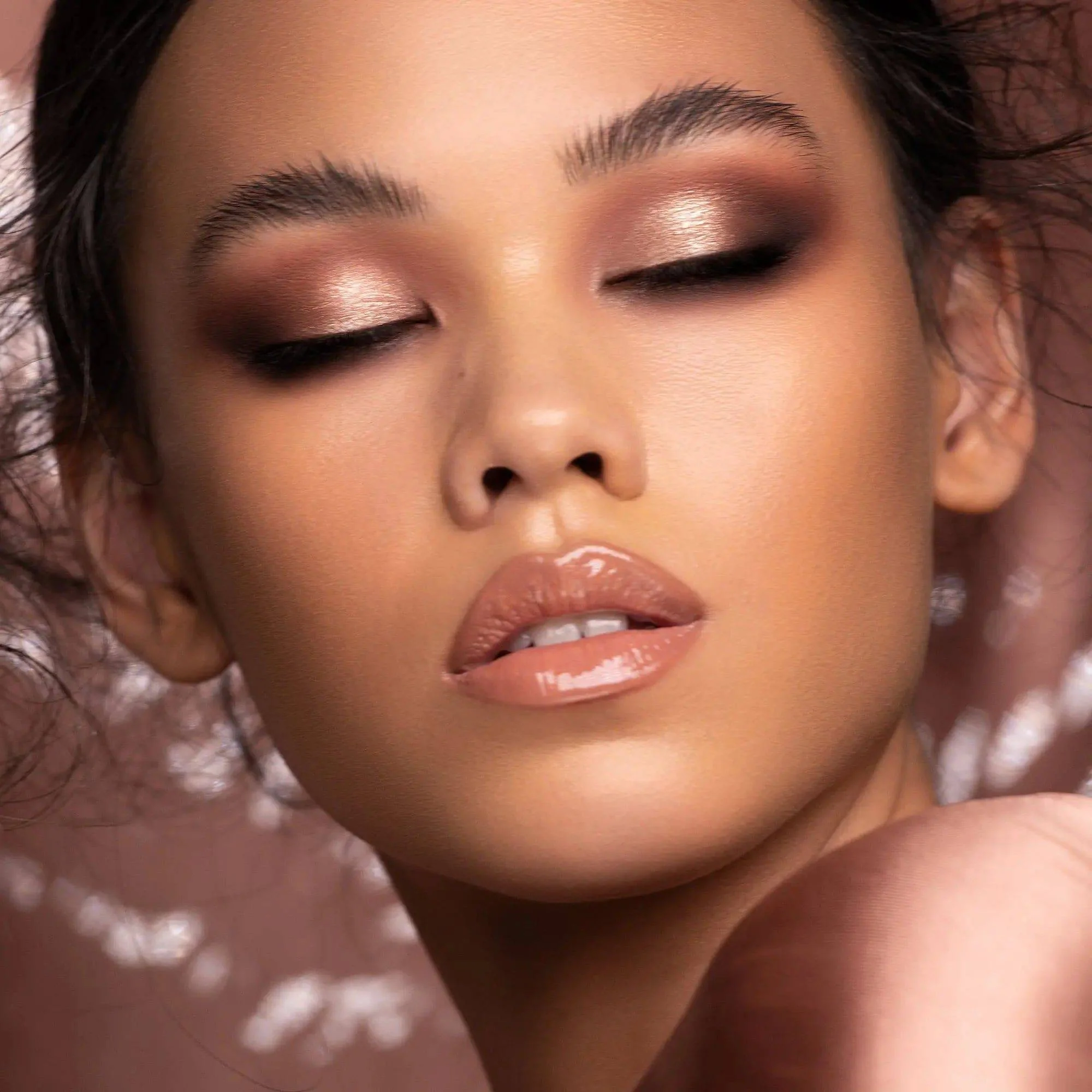 256-i-need-a-rose-lip-gloss-15.webp I NEED A ROSE LIP GLOSS