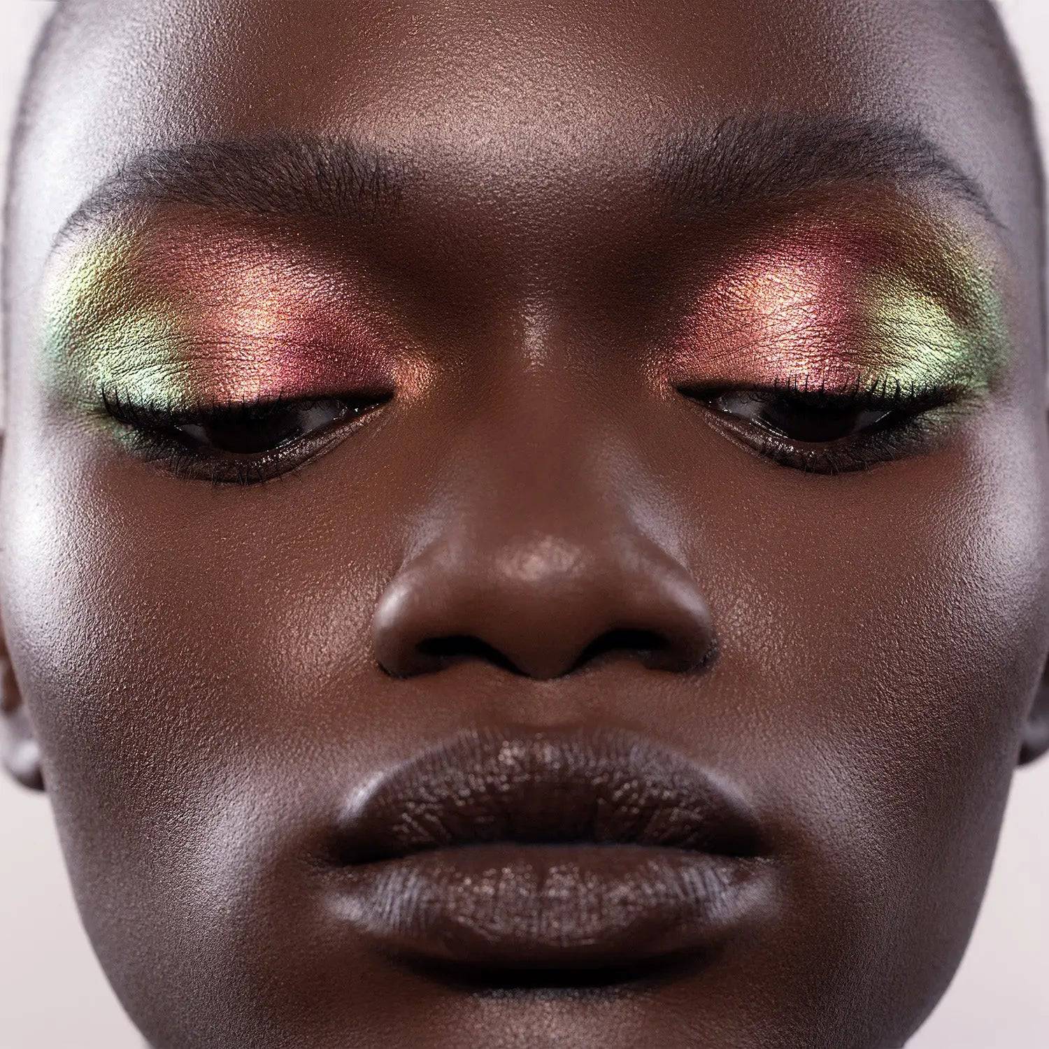 CHROMIUM LIQUID EYESHADOW