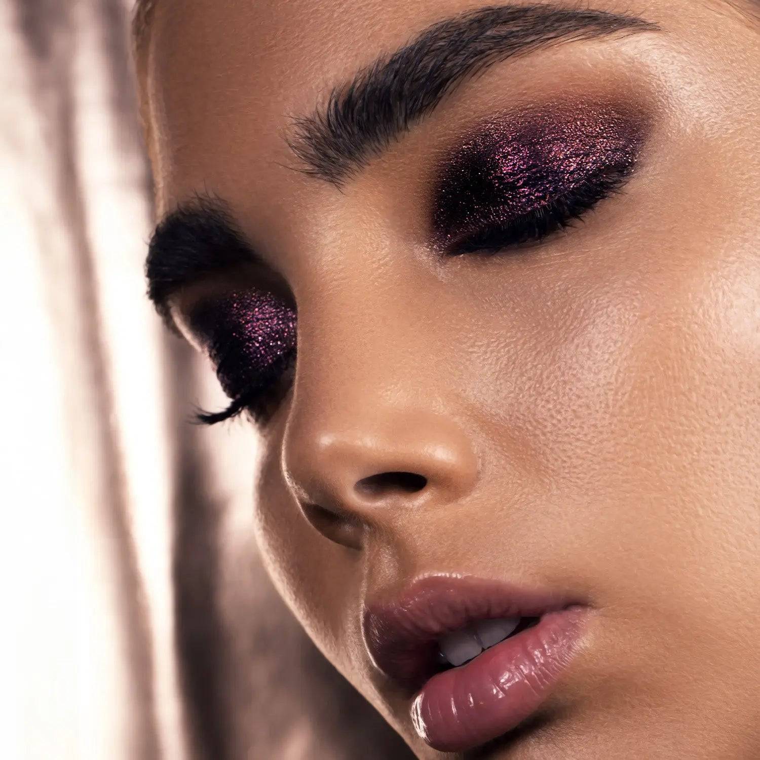 275-chroma-crystal-liquid-eyeshadow-3.jpg CHROMA CRYSTAL LIQUID EYESHADOW