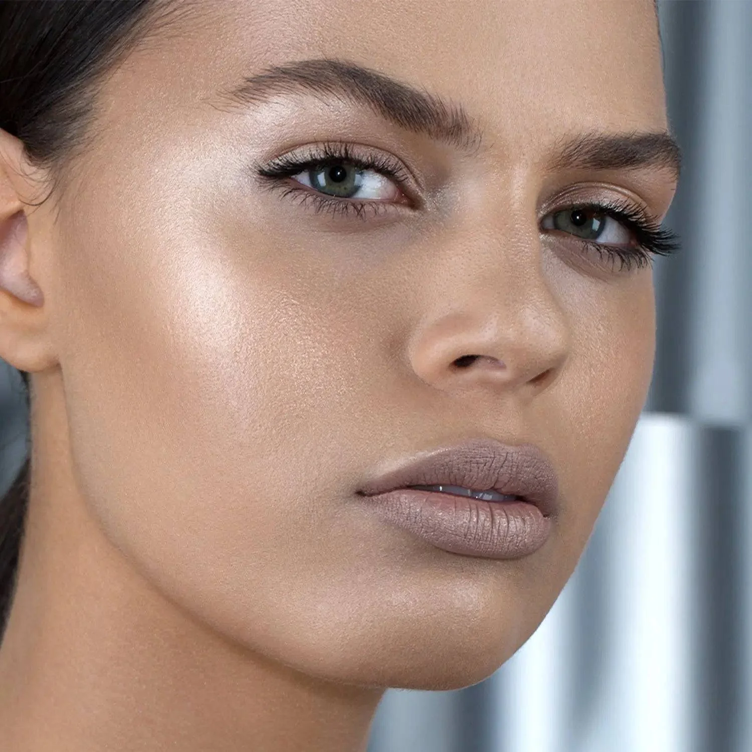 343-super-glow-highlighter-3.webp SUPER GLOW HIGHLIGHTER