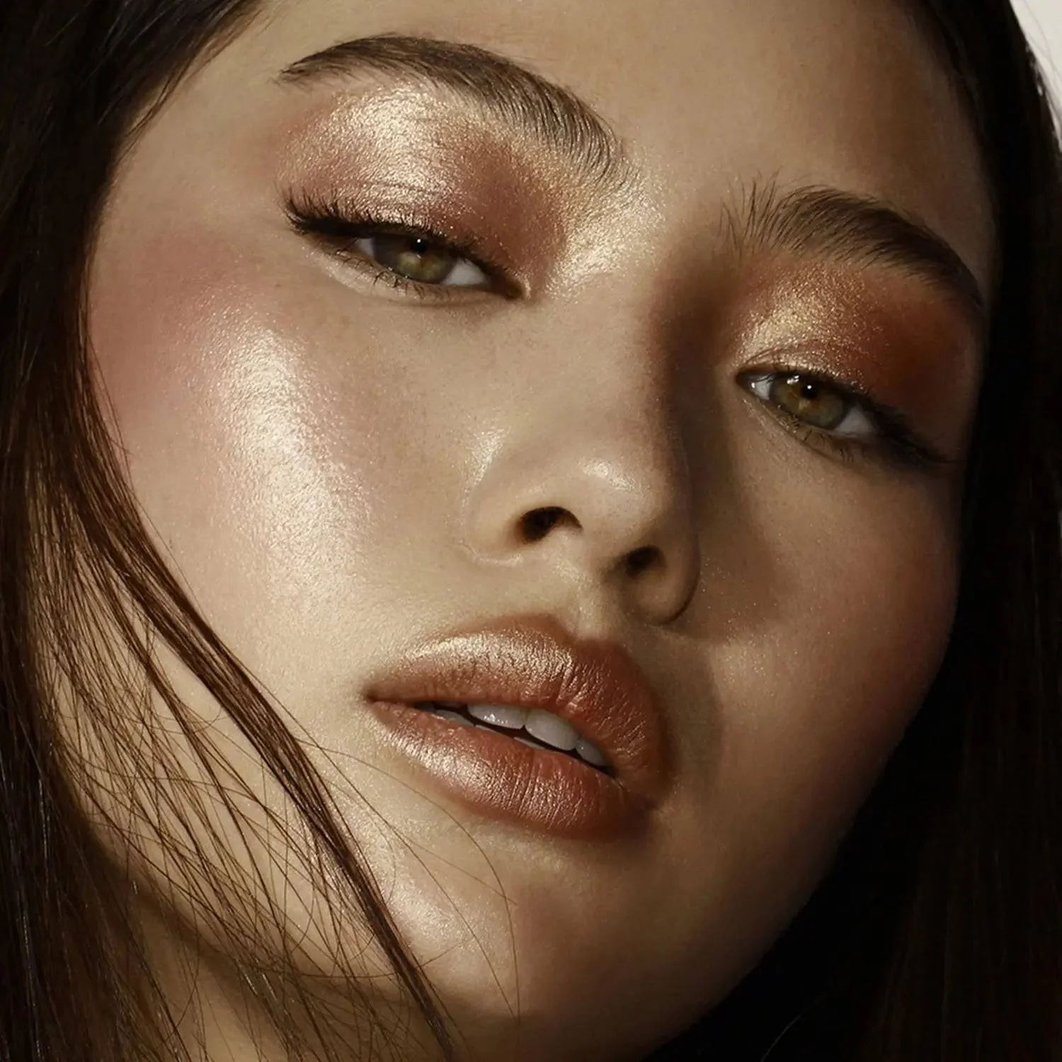351-bloom-face-glow-palette-5.webp BLOOM FACE GLOW PALETTE